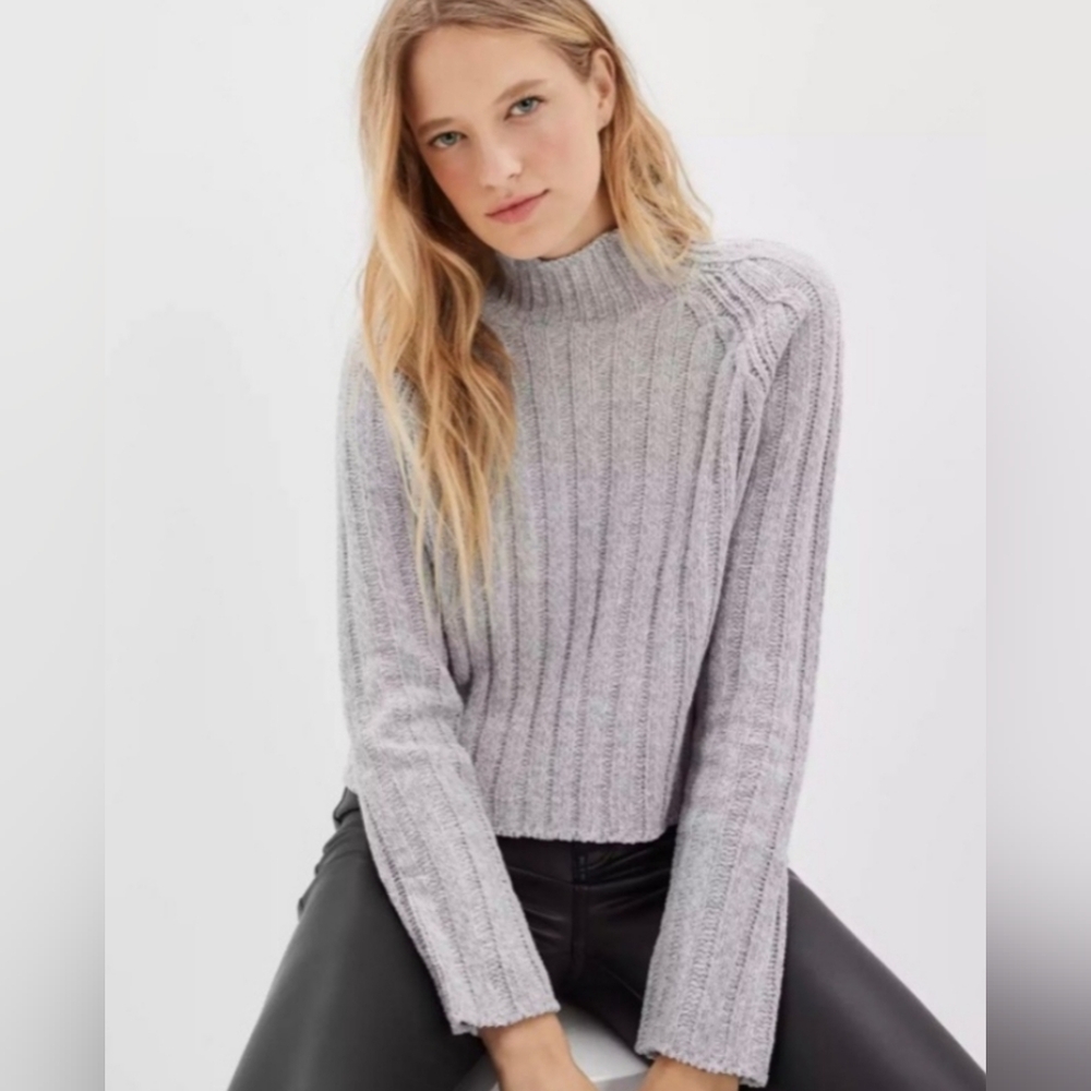 American Eagle Outfitters High Neck Pullover Sweater - Picture 3 of 13